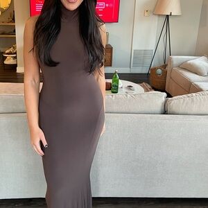 Elegant Brown Sleeveless Dress